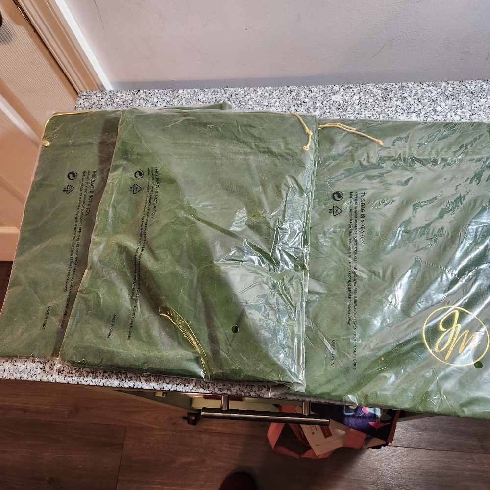 NEW 3 JM Green Velvet Gift Bags w/ Gold Cord Draw String Closure